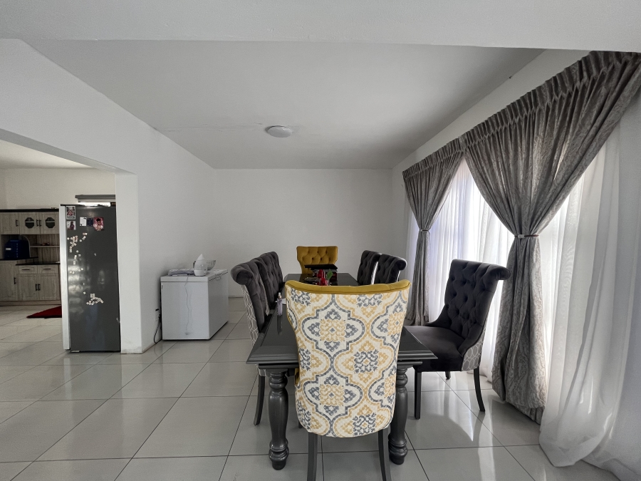 5 Bedroom Property for Sale in Wilkoppies North West